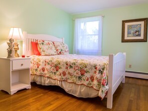 3 habitaciones, tabla de planchar con plancha, wifi y ropa de cama 