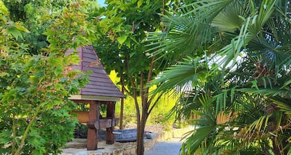 Two-Bedroom Apartment with free Parking