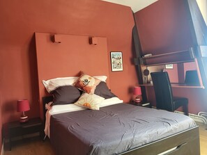 2 chambres, fer et planche à repasser, accès au Wi-Fi (inclus)