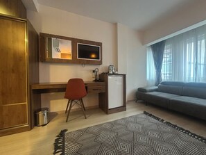 Deluxe Triple Room | Free WiFi, bed sheets - Atlantik Butik Hotel (Tekirdag)