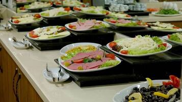 Free daily buffet breakfast