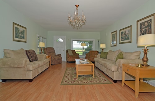 Hi Speed Internet Lawrenceburg TN area, Outdoor Living Space, Wk/Month Discounts