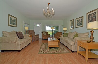 Hi Speed Internet Lawrenceburg TN area, Outdoor Living Space, Wk/Month Discounts