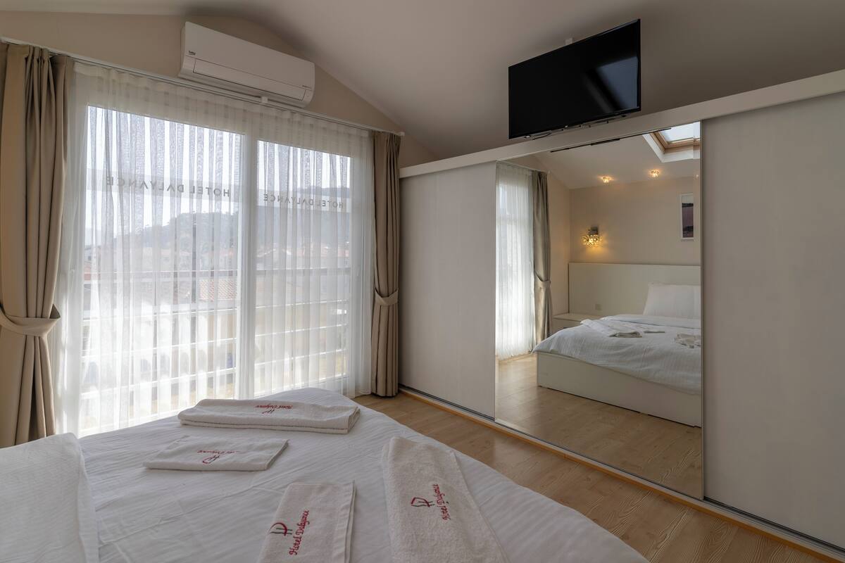 family loft | 2 bedrooms, premium bedding, minibar, in-room safe