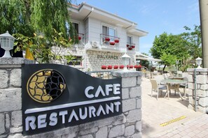 Outdoor banquet area - Hotel Dalyance (Ortaca)