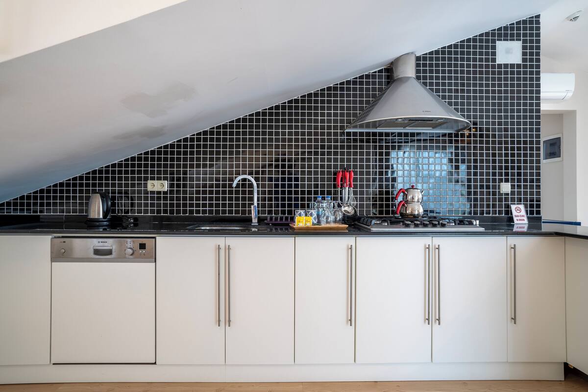 deluxe apartment | private kitchen | fridge, electric kettle