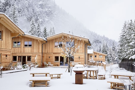 Exterior. Zugspitz Lodge