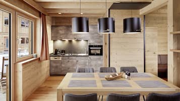 Comfort-Chalet, 2 Schlafzimmer, Bergblick | Eigene Küche | Großer Kühlschrank, Mikrowelle, Herdplatte, Geschirrspüler