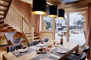 Comfort Chalet, 2 Bedrooms, Mountain View | In-room dining - Zugspitz Lodge (Ehrwald)