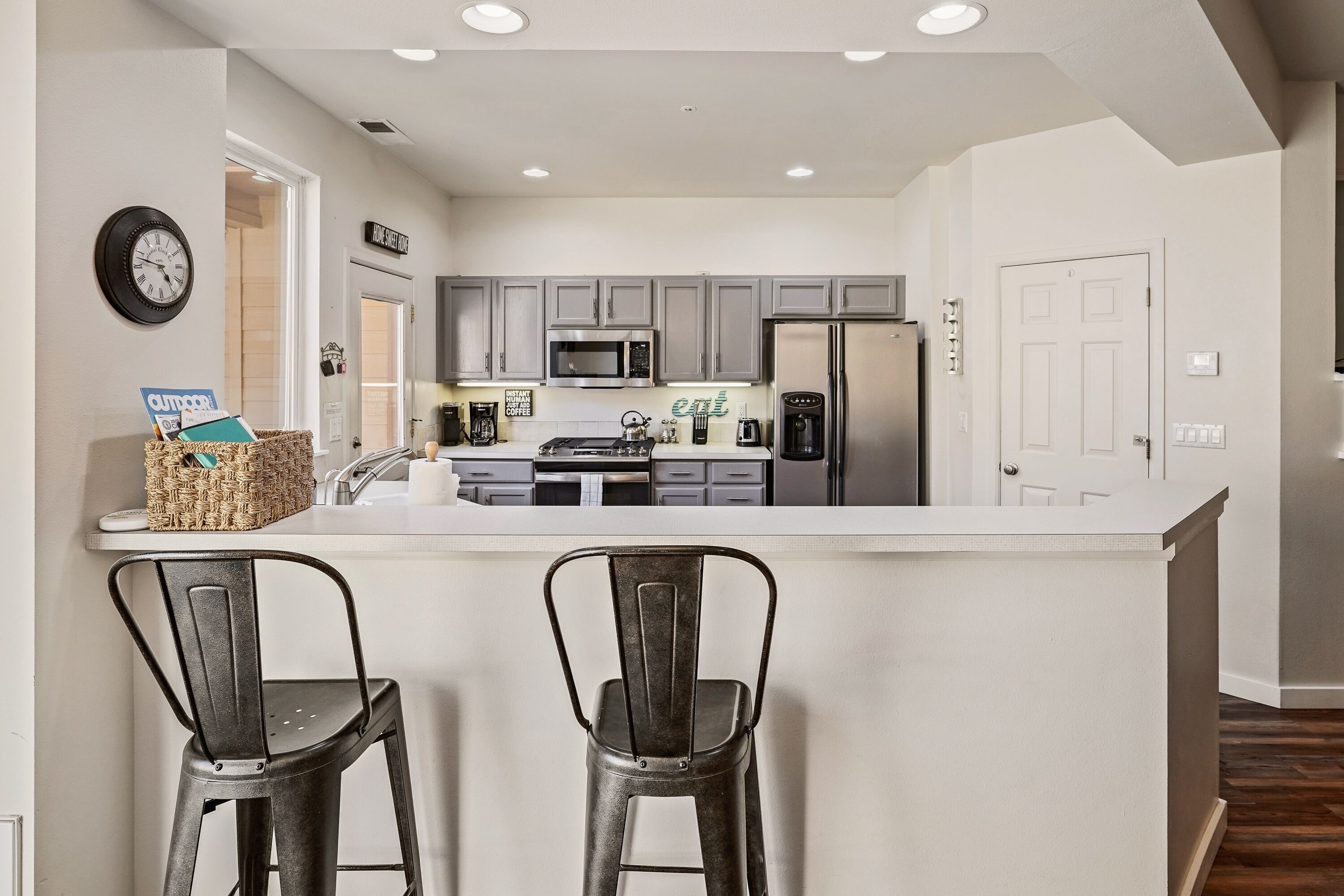 Townhome, 2 Bedrooms | Private kitchen | Fridge, microwave, oven, stovetop