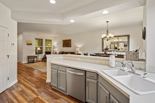 Townhouse, 2 kamar tidur | Dapur pribadi | Lemari es, microwave, oven, dan kompor