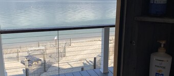 Direct Ocean Front Beach House sur Saquish Beach!  Le paradis à Plymouth / Duxbury! 