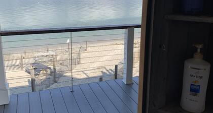 7 Bed - Private Beach - Ocean Front w/Boat Moorings - Fully Remodeled