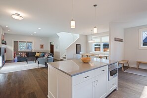 House, 4 Bedrooms | Interior - Hillside Haven 4 Bedroom Home by RedAwning (Bend)