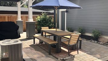 House, 4 Bedrooms | Outdoor dining