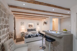 Apartment, 1 Queen Bed | Select Comfort beds, individually decorated, individually furnished