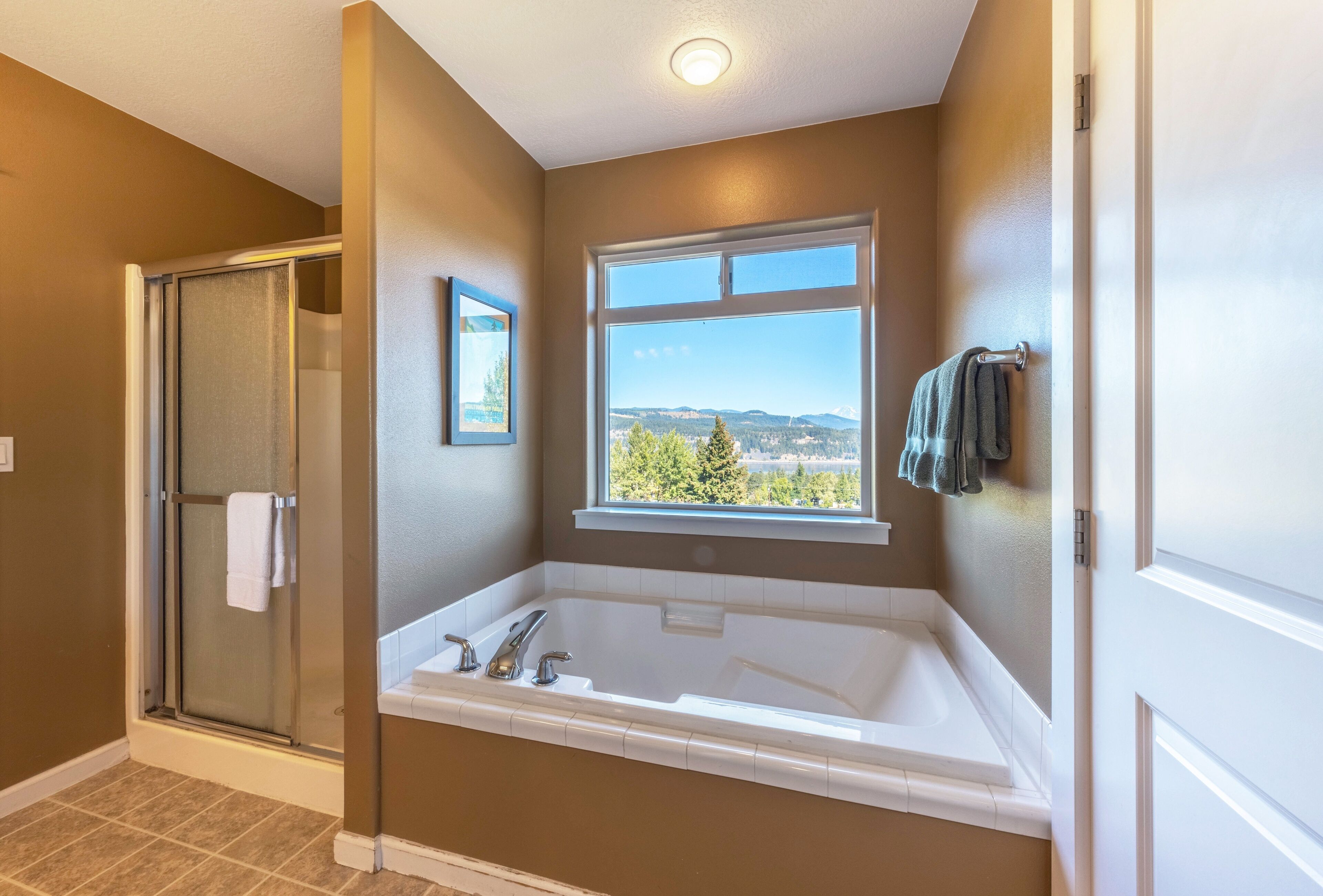 House, 5 Bedrooms | Bathroom | Towels