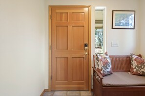 House, 4 Bedrooms | Interior