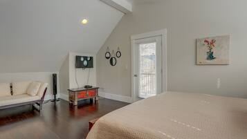 Rumah, 3 kamar tidur | 3 kamar tidur, setrika/meja setrika, Wi-Fi gratis, dan seprai linen