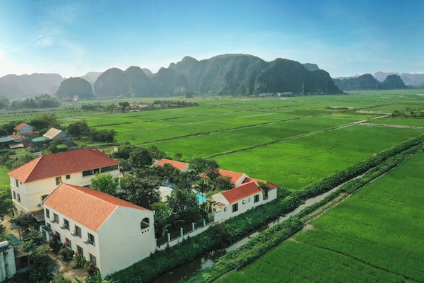 Lumigarden Tam Coc Resort - Nam Dinh