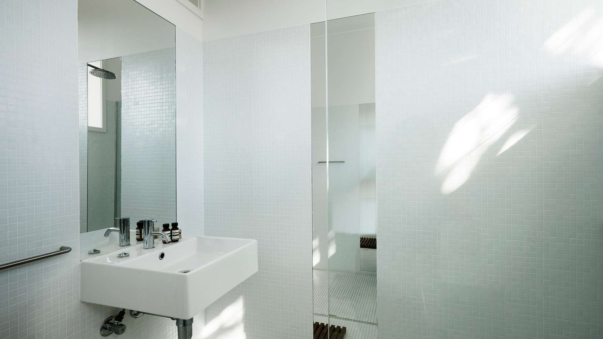 Pacific Blue by Contemporary Hotels — image 26