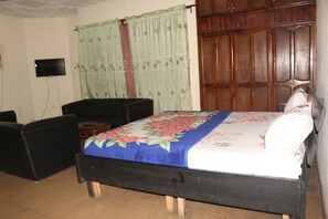 Desk, bed sheets - Samaritan Hotel (Port Harcourt)