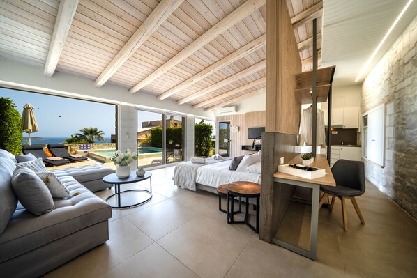 Suite estudio, sauna | Decoración personalizada y muebles diferentes