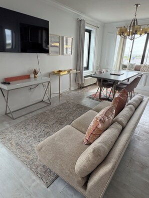 Smart TV, ping pong, books, music library