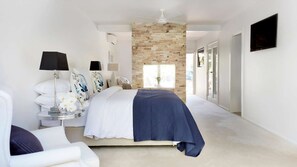 6 bedrooms, WiFi
