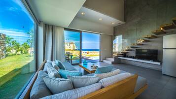 Vila, 2 quartos | Sala de estar | TV de tela plana, DVD player