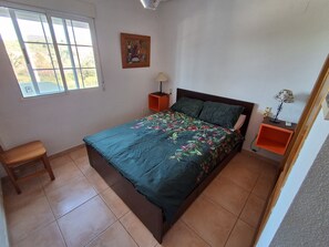 3 bedrooms, in-room safe, iron/ironing board, free WiFi - Super Apartment With Roof Garden For Barbecues   (Puerto Marino)
