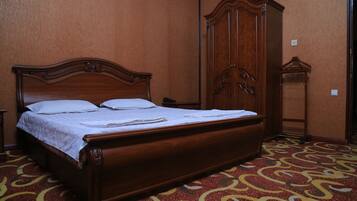 Superior dubbelrum eller tvåbäddsrum | Värdeförvaringsskåp på rummet, individuell inredning och unika möbler