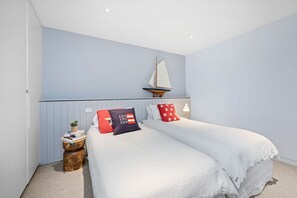Room - Louttit Bay Apartment 1 (Lorne)
