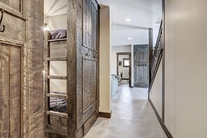 House, 3 Bedrooms | Interior