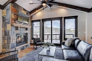 House, 3 Bedrooms | Living area