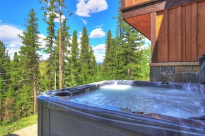 House, 3 Bedrooms | Outdoor spa tub