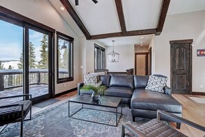 House, 3 Bedrooms | Living area