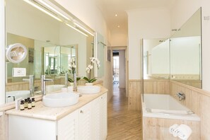 Apartment, 4 Bedrooms | Bathroom - Amazing View Piazza Venezia (Rome)