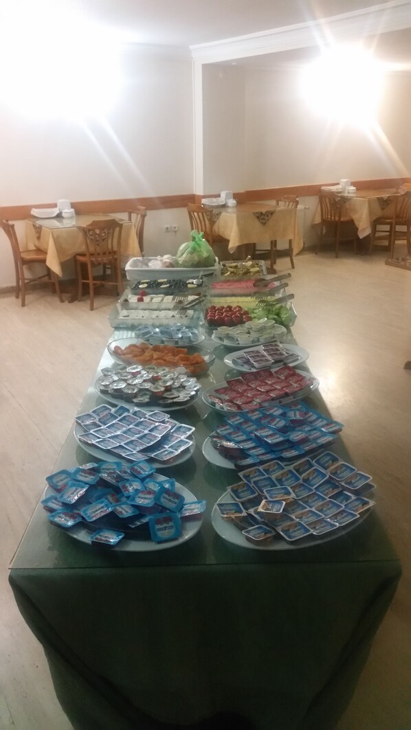 Free daily buffet breakfast - Acelya Hotel (Bursa)