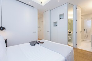 Exclusive Apartment, 1 Bedroom, City View | 1 bedroom, in-room safe, soundproofing, iron/ironing board - Amazing Vittoriano (Rome)