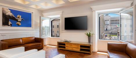 Design-Apartment, 1 Schlafzimmer, Stadtblick | Wohnbereich | LED-Fernseher