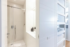 Exclusive Apartment, 1 Bedroom, City View | Bathroom