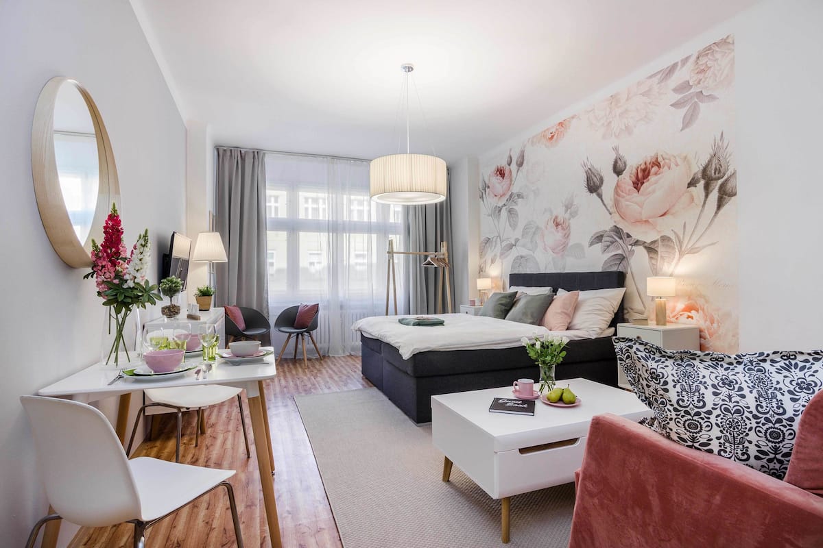 Studio | Living area | 30-cm Smart TV with digital channels, TV