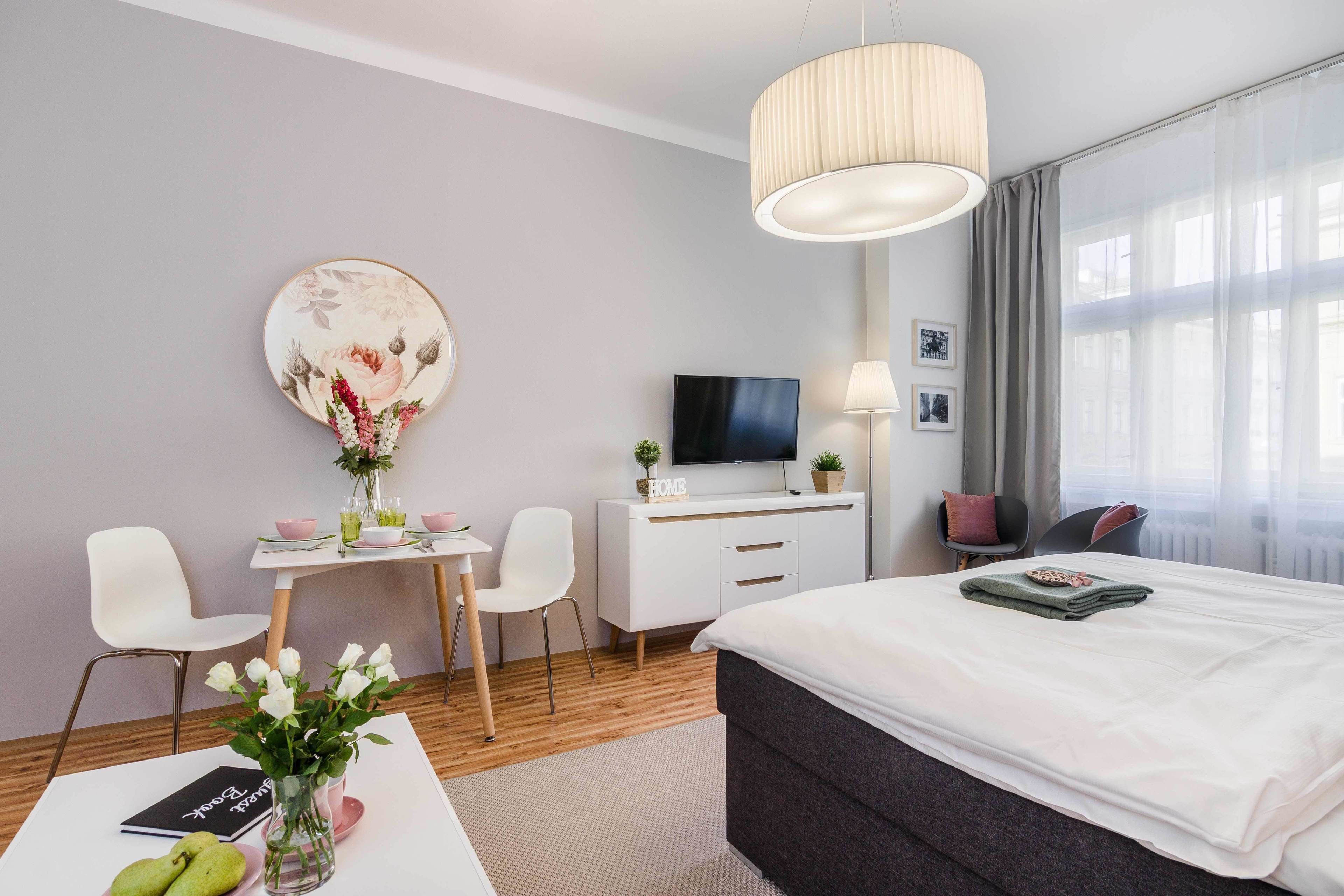 APT Prague Ch. Bridge by Michal&Friends