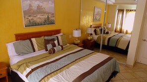 2 bedrooms, desk, Internet, bed sheets