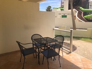 Outdoor dining - Beautiful 1½ Bedroom Condo on the Sea of Cortez at Las Palmas  Resort BN-102 (Puerto Peñasco)