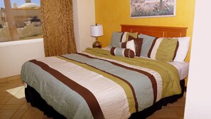 2 bedrooms, desk, Internet, bed sheets