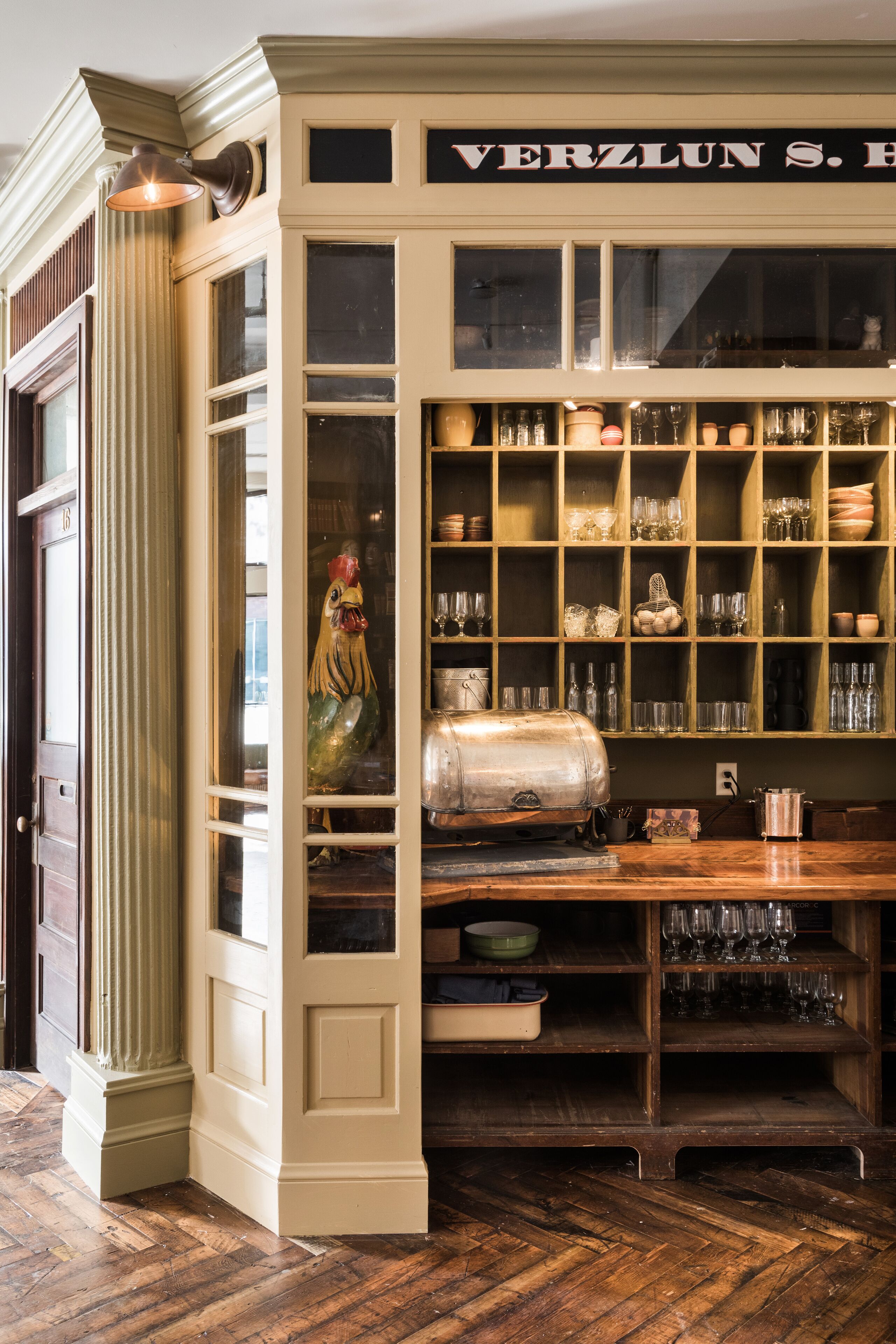 lunch and dinner served