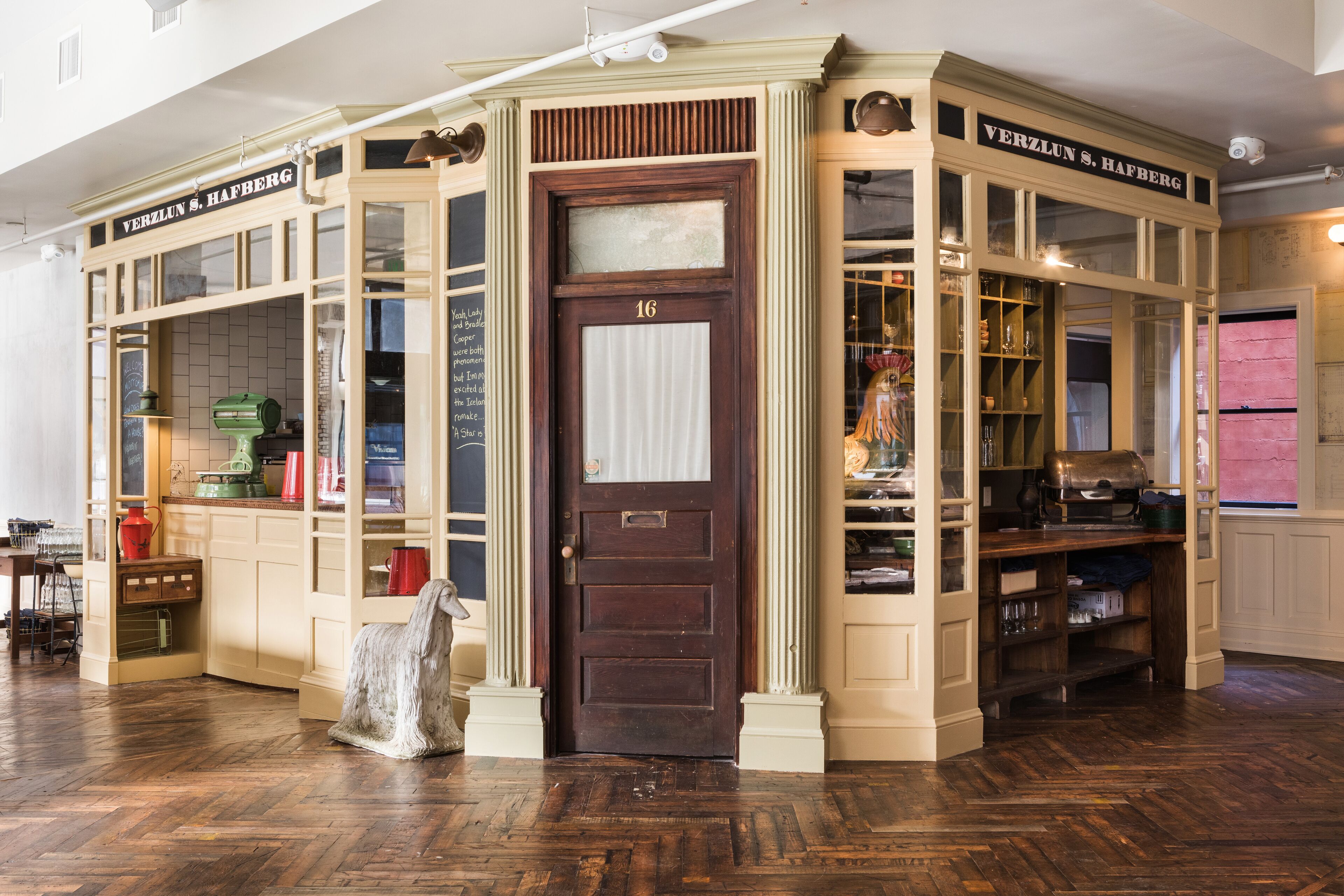 lunch and dinner served