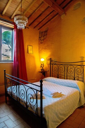 Apartment, 2 Bedrooms, Garden View | Blackout drapes, free WiFi, bed sheets - Le Roghete (Acquapendente)